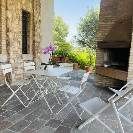 Il Borgo Fra I Laghi Villa Monzambano Exterior photo