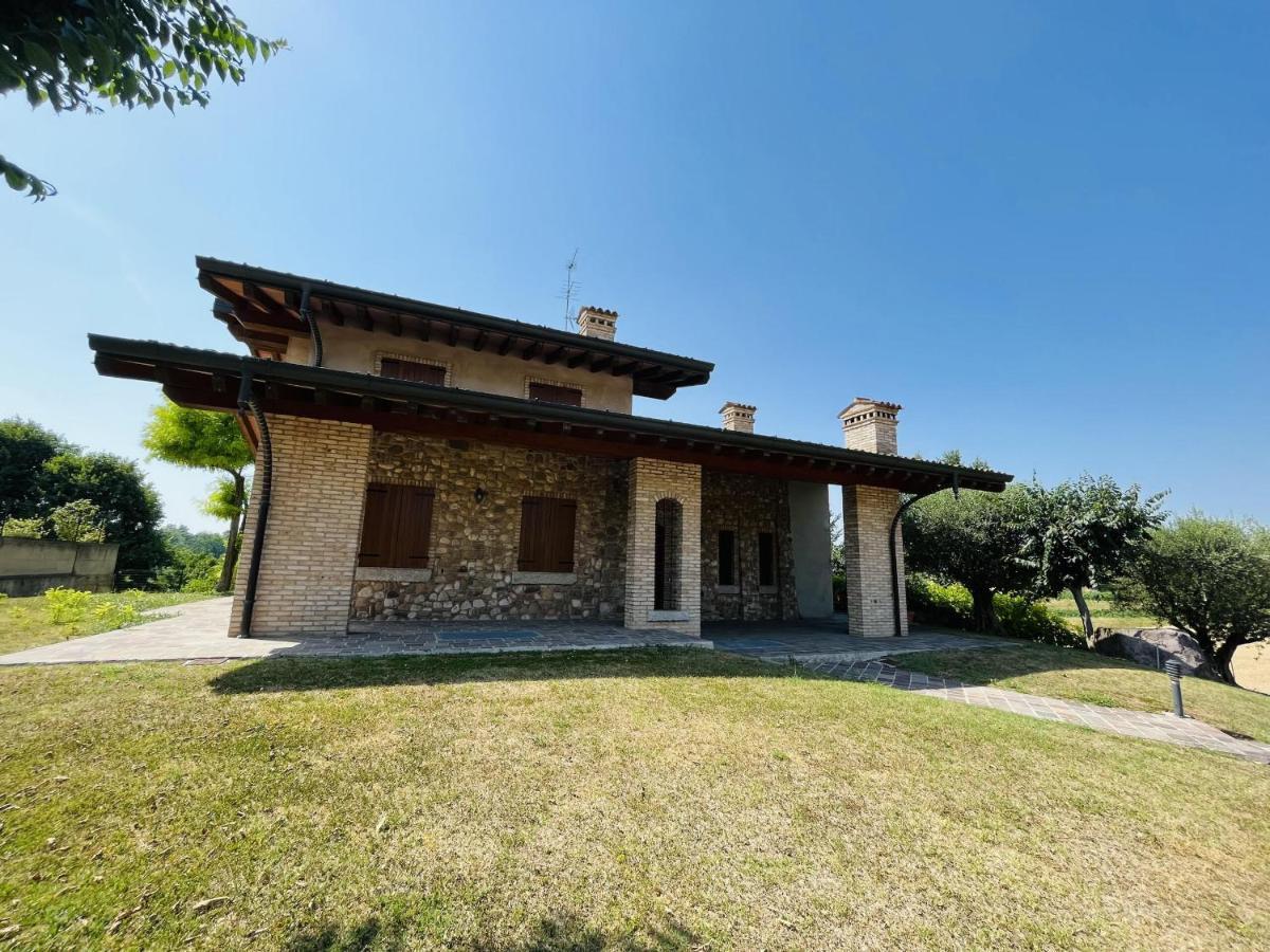 Il Borgo Fra I Laghi Villa Monzambano Exterior photo